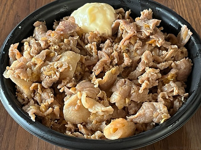 豚肉がやわらかい「しょうがや 亀有店」の「生姜焼き丼」