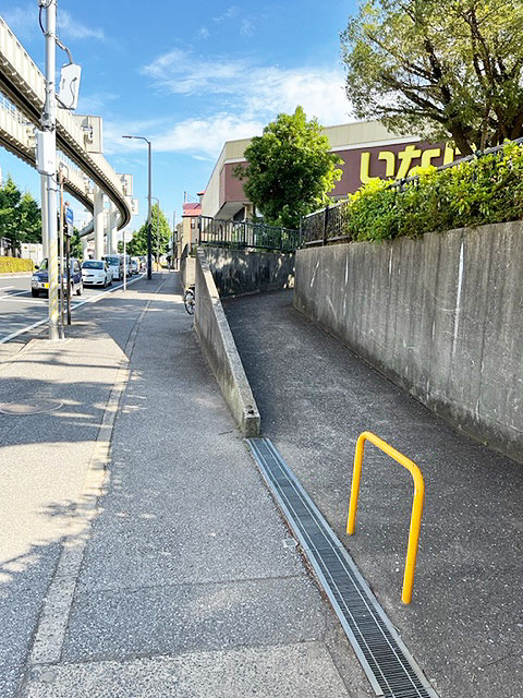 千葉都市モノレール桜木駅から加曽利貝塚への行き方、途中にある「いなげや」が目印